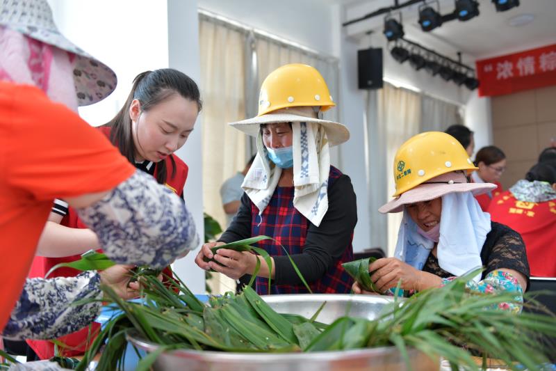 “濃情粽意，共享溫暖”包粽子活動.jpg